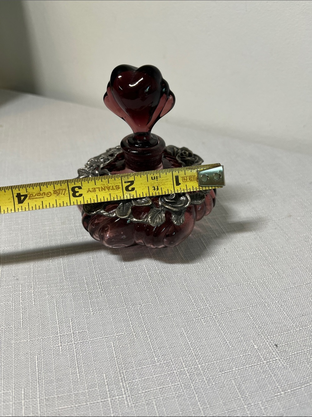 Vintage Amethyst Glass & Pewter
Perfume Bottle 
Sculpted Rose
Heart Stopper - Picture 3 of 7
